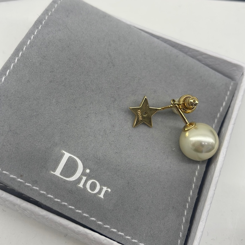 Authentic Dior Pearl Star stud earring